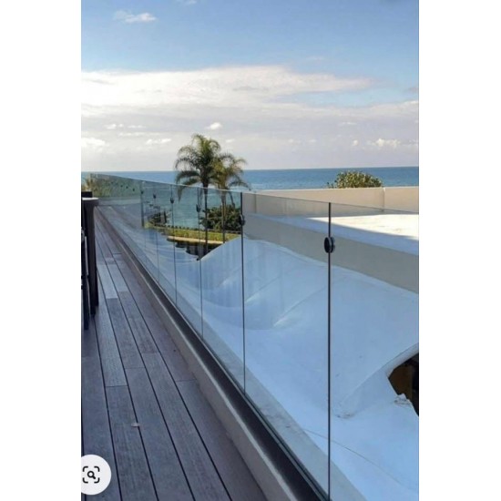 المولات وجهات زجاج 