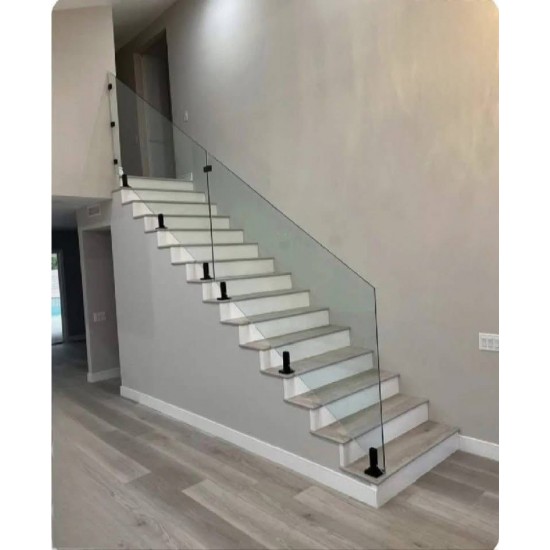 المولات وجهات زجاج 