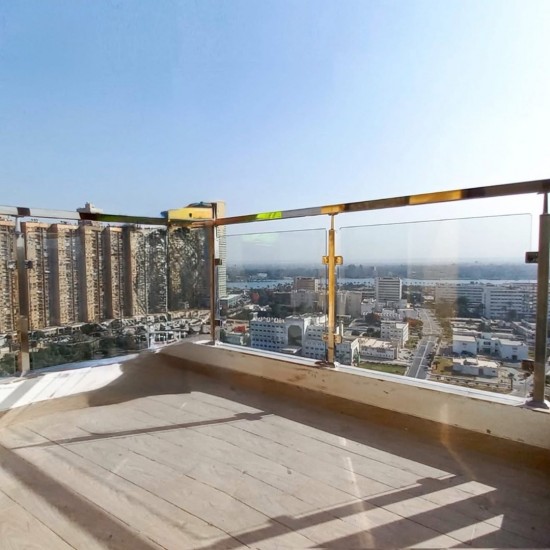 المولات وجهات زجاج 