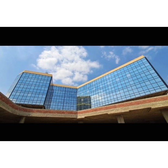 المولات وجهات زجاج 